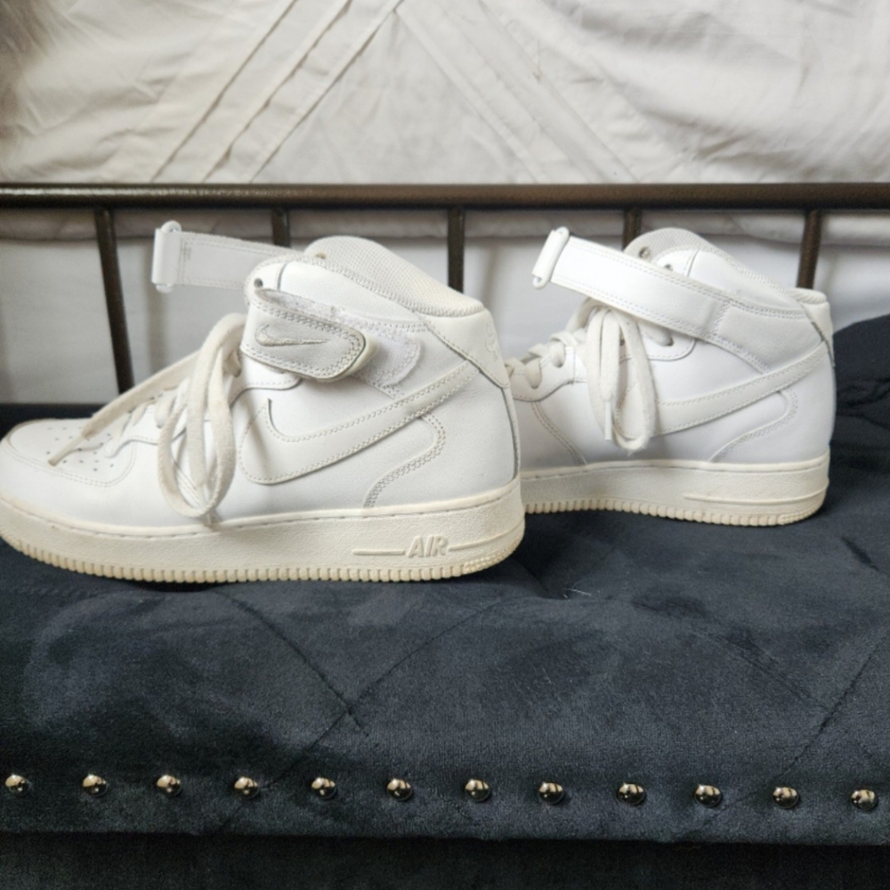 Air forces - Picture 2 of 5